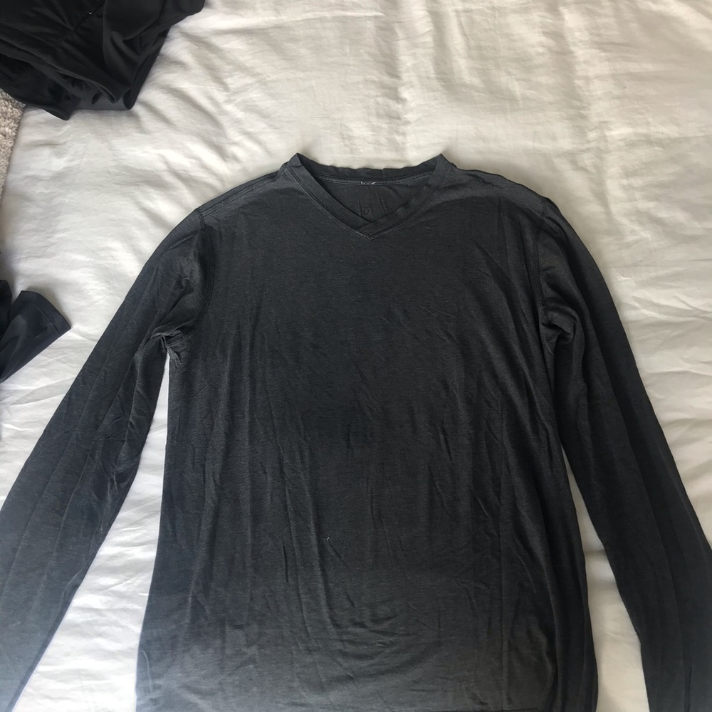 Men’s lululemon 5 Year Basic Long Sleeve V Neck T